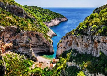 5 лучших пляжей Средиземноморья